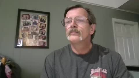 Snapshot of fxson8 chatting on November 17, 2025, 7:19 pm fxson8 online show from November 17, 2025, 7:19 pm