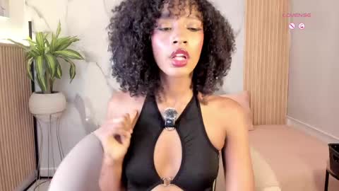   Independent model online show from May 19, 2026, 11:05 am
