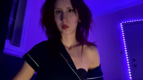 Snapshot of g0ddessluna1800 chatting on January 31, 2025, 6:46 am Goddess Luna online show from January 31, 2025, 6:46 am