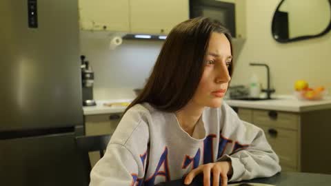 G online show from October 24, 2025, 6:37 pm