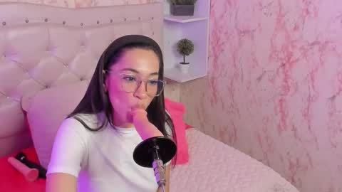 Snapshot of gabbieskinny chatting on November 18, 2025, 4:11 pm gabbieskinny online show from November 18, 2025, 4:11 pm