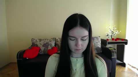 Snapshot of gabby_di chatting on May 6, 2026, 7:46 am Jaklin online show from May 6, 2026, 7:46 am
