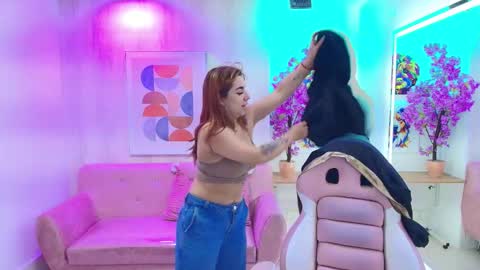 gabby_evanns online show from December 19, 2025, 12:01 pm