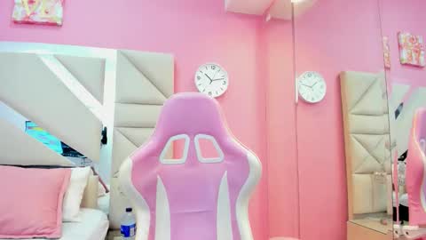 Snapshot of gabby_monroe chatting on April 28, 2026, 4:17 am Gabby online show from April 28, 2026, 4:17 am