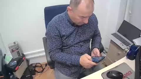 gabriel9_2003 online show from April 3, 2026, 9:51 am