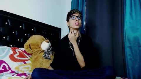 Snapshot of gabriel_x18 chatting on February 9, 2026, 12:42 pm gabriel_x18 online show from February 9, 2026, 12:42 pm