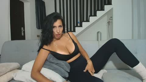 Snapshot of gabrielaaxxx chatting on February 8, 2026, 9:40 pm i love to squirt online show from February 8, 2026, 9:40 pm