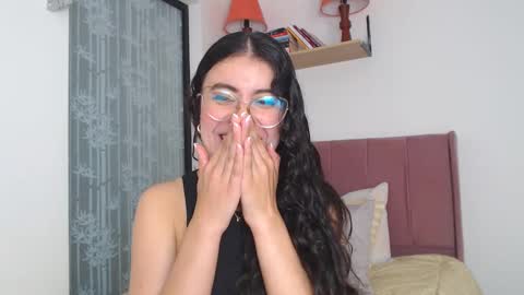 GabrielaRossa online show from February 5, 2025, 3:20 pm