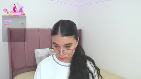 GabrielaRossa online show from September 29, 2025, 2:33 pm