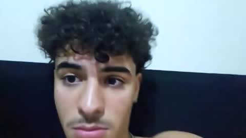 gabrielkulaif10 online show from April 22, 2026, 4:48 am