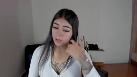 Snapshot of gabriella_live_ chatting on January 16, 2026, 7:18 pm gabriella_live_ online show from January 16, 2026, 7:18 pm