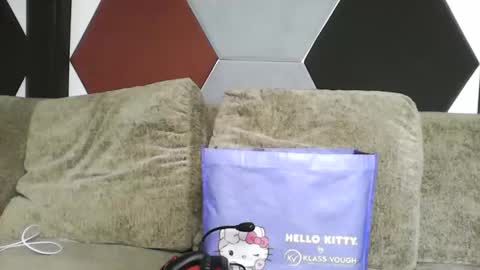 gabriellamanhaes online show from February 2, 2026, 6:45 am