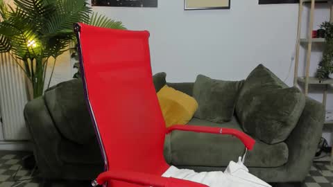 Gabrielle online show from March 12, 2026, 4:18 am