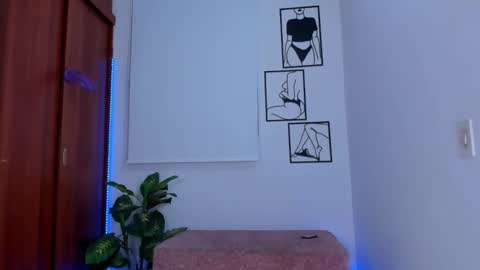 Snapshot of gaby_girl chatting on February 12, 2026, 11:00 pm online show from February 12, 2026, 11:00 pm