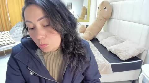 gabriela online show from November 19, 2025, 1:22 pm