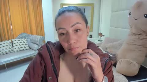 gabriela online show from December 4, 2025, 2:26 pm