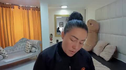 gabriela online show from February 5, 2026, 1:27 pm