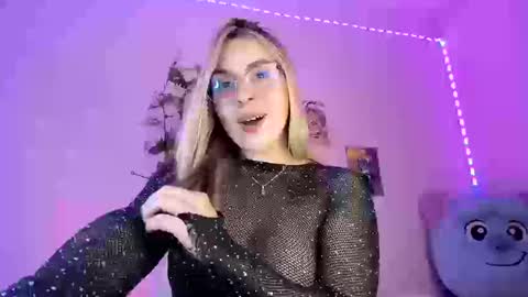 GABRIELA online show from September 17, 2025, 12:01 am