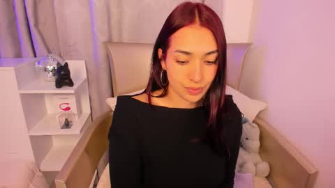 Gabriela online show from November 21, 2025, 3:33 pm