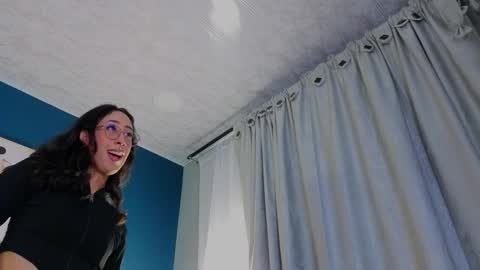 Snapshot of gabypetit chatting on October 22, 2025, 8:19 pm Gaby online show from October 22, 2025, 8:19 pm