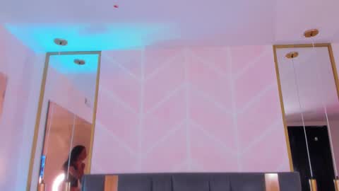 Snapshot of gabypetit chatting on November 11, 2025, 8:20 pm Gaby online show from November 11, 2025, 8:20 pm