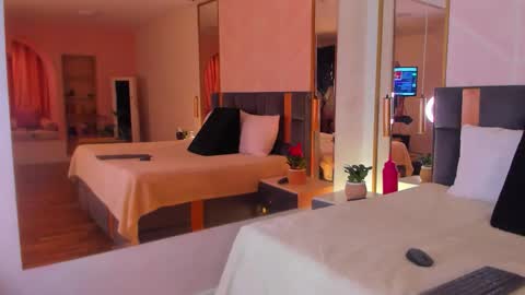 Snapshot of gabypetit chatting on November 13, 2025, 8:30 pm Gaby online show from November 13, 2025, 8:30 pm