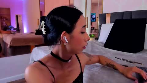 Snapshot of gabypetit chatting on November 21, 2025, 8:29 pm Gaby online show from November 21, 2025, 8:29 pm