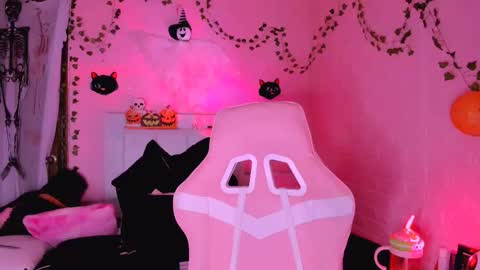 gabyye capprins online show from October 23, 2025, 1:38 am