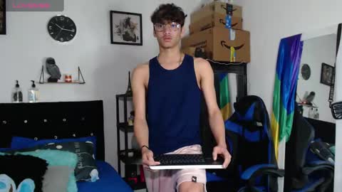 Snapshot of gael_jones chatting on September 10, 2025, 7:41 am gael_jones online show from September 10, 2025, 7:41 am