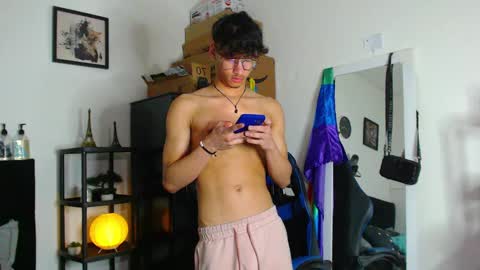 Snapshot of gael_jones chatting on September 25, 2025, 2:37 am gael_jones online show from September 25, 2025, 2:37 am