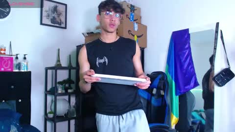 Snapshot of gael_jones chatting on October 5, 2025, 5:39 am gael_jones online show from October 5, 2025, 5:39 am