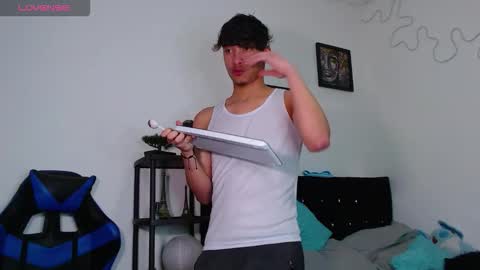 Snapshot of gael_jones chatting on October 27, 2025, 5:33 am gael_jones online show from October 27, 2025, 5:33 am