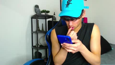 Snapshot of gael_jones chatting on November 27, 2025, 2:35 am gael_jones online show from November 27, 2025, 2:35 am