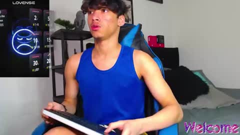 Snapshot of gael_jones chatting on December 1, 2025, 2:05 am gael_jones online show from December 1, 2025, 2:05 am