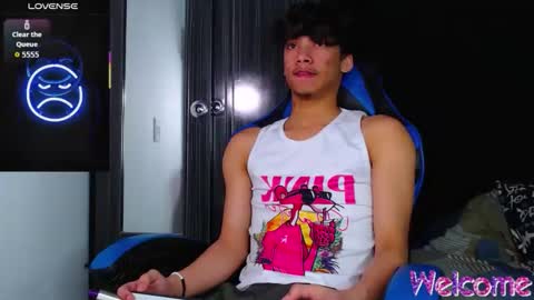 Snapshot of gael_jones chatting on December 16, 2025, 6:40 am gael_jones online show from December 16, 2025, 6:40 am