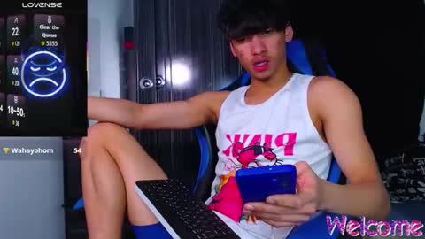 Snapshot of gael_jones chatting on December 18, 2025, 5:35 am gael_jones online show from December 18, 2025, 5:35 am