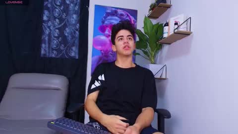 Snapshot of gael_moon chatting on February 14, 2026, 7:21 pm Gael Moon online show from February 14, 2026, 7:21 pm