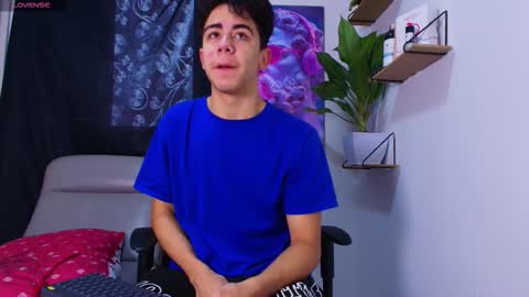 Snapshot of gael_moon chatting on February 15, 2026, 5:53 pm Gael Moon online show from February 15, 2026, 5:53 pm