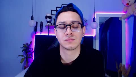 Snapshot of gaellittle chatting on February 4, 2025, 12:33 pm gaellittle online show from February 4, 2025, 12:33 pm