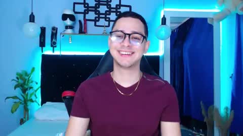 Snapshot of gaellittle chatting on February 7, 2025, 12:17 pm gaellittle online show from February 7, 2025, 12:17 pm