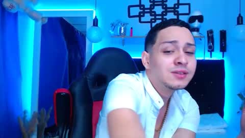 Snapshot of gaellittle chatting on February 10, 2025, 12:39 pm gaellittle online show from February 10, 2025, 12:39 pm