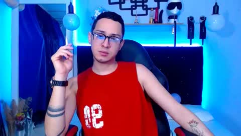 Snapshot of gaellittle chatting on February 16, 2025, 7:05 pm gaellittle online show from February 16, 2025, 7:05 pm