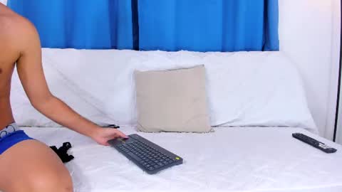 gal_stone_ online show from June 25, 2026, 1:05 am