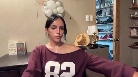 Snapshot of galileii chatting on November 24, 2025, 11:37 pm galileii online show from November 24, 2025, 11:37 pm