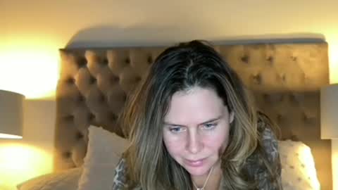 gamer_gal633618 online show from January 10, 2026, 11:09 pm