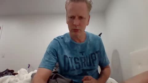 Snapshot of gamerboy200 chatting on September 25, 2025, 12:03 am gamerboy200 online show from September 25, 2025, 12:03 am