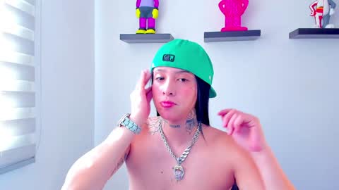 Snapshot of gangster_girl chatting on December 21, 2024, 2:37 pm GANG online show from December 21, 2024, 2:37 pm