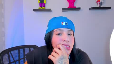 Snapshot of gangster_girl chatting on December 21, 2024, 10:08 pm GANG online show from December 21, 2024, 10:08 pm