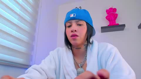 Snapshot of gangster_girl chatting on December 27, 2024, 9:43 pm GANG online show from December 27, 2024, 9:43 pm