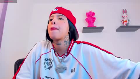 Snapshot of gangster_girl chatting on January 15, 2025, 10:57 pm GANG online show from January 15, 2025, 10:57 pm